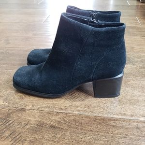 White Mountain Women's Black Ankle Boots Size 8